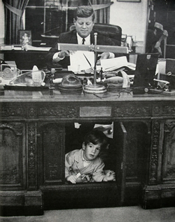 Resolute-Desk Kennedy
